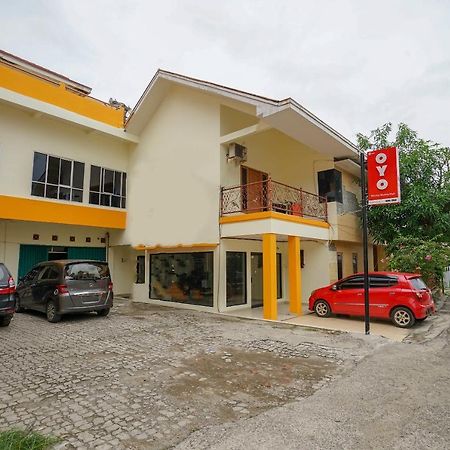 Vaccinated Staff - OYO 2025 Wisma Musdalifa Palembang Exterior foto