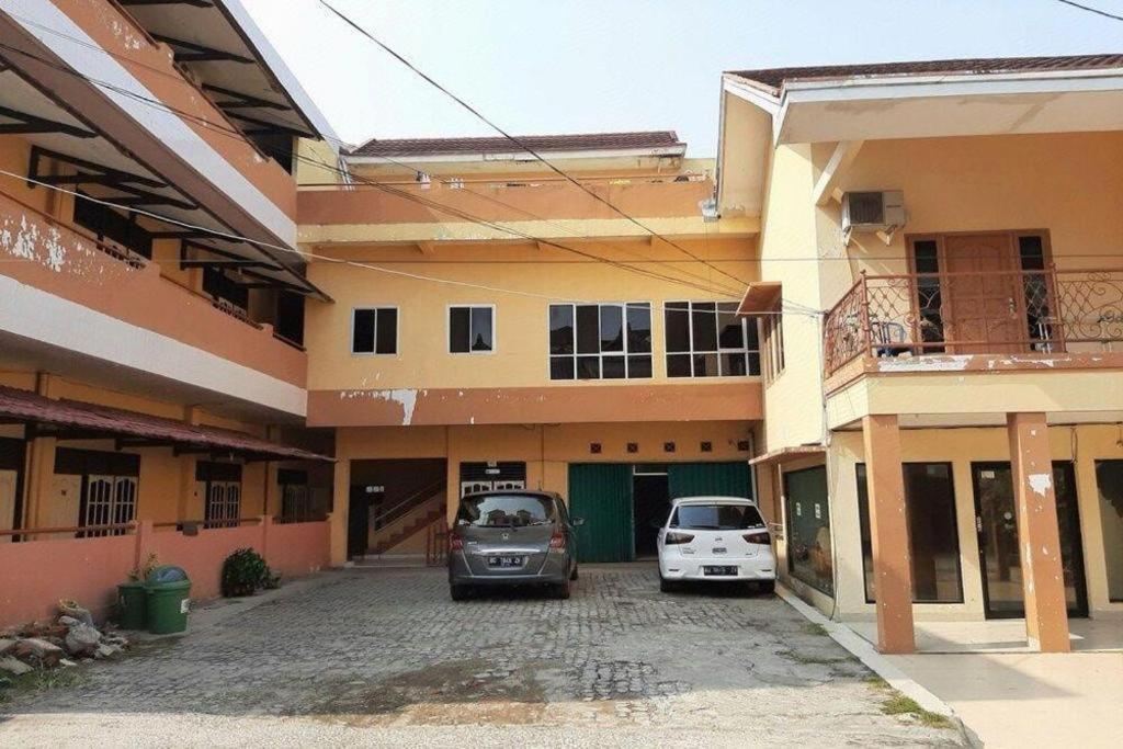 Vaccinated Staff - OYO 2025 Wisma Musdalifa Palembang Exterior foto